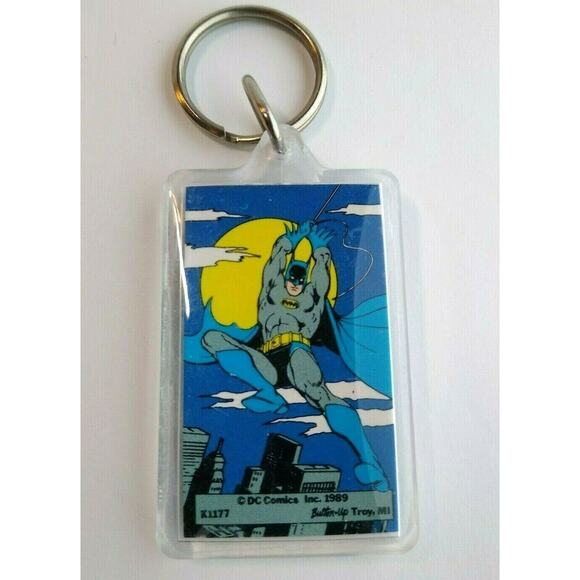Batman Swinging Keychain 1989 Original Licensed Official DC Comics Button Up - Picture 2 of 4